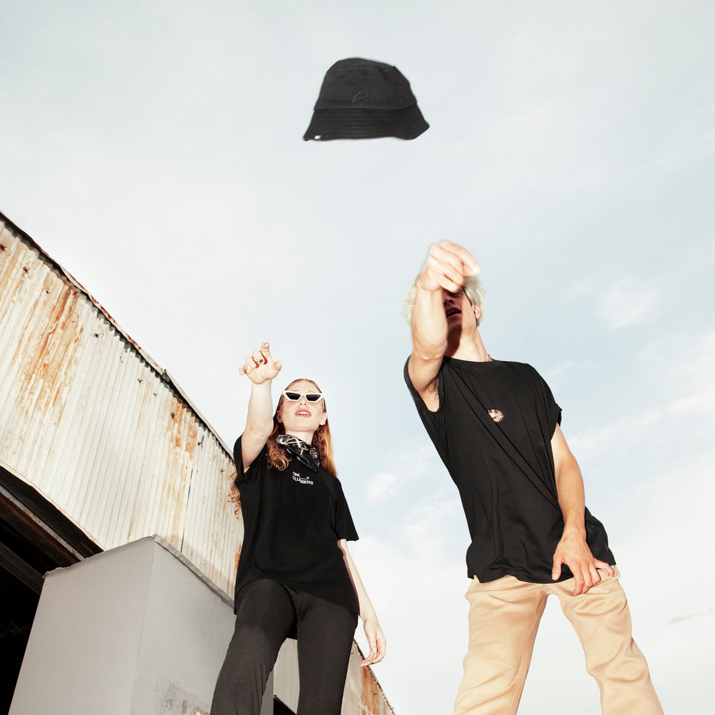 CAMISETA ONLY CLUBBERS NEGRO